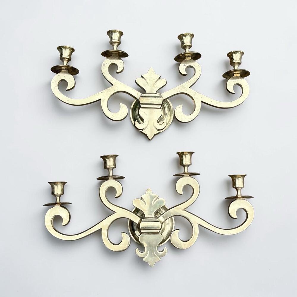 1970s French Fleur-de-lis Pair of Wall Scone Mounted Brass 4-Arm Candle Holders